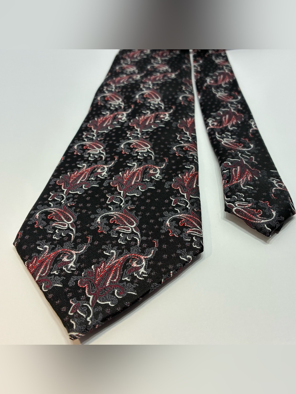 Steve Harvey Men’s Black Tie Red Silver Paisley Pattern Woven Formal Neck Tie